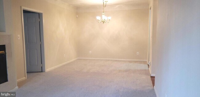 Building Photo - 6501 Grange Ln