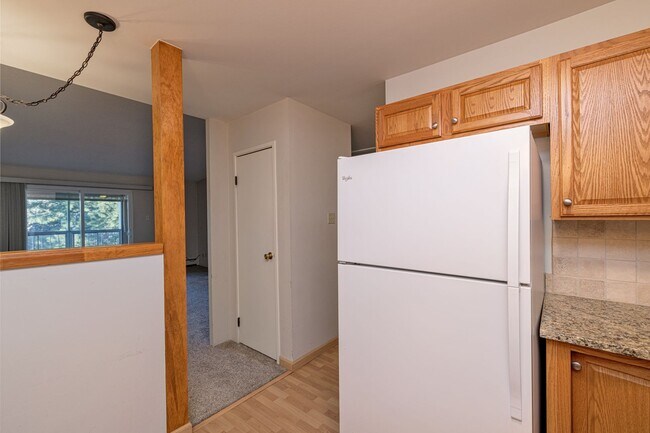 Building Photo - JUST LISTED: 2BDR/2BTH CONDO IN HEATHER GARDENS $2095 Available Oct. 1st