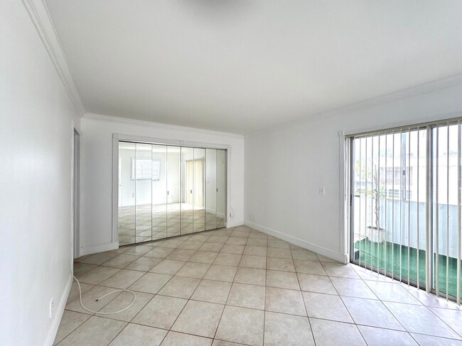 Building Photo - 80 Normandy Ln