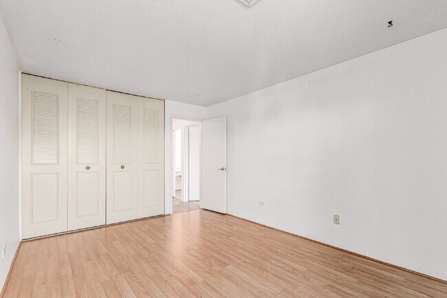 Building Photo - Three Bed / Two bath at the Cherry Creek P...