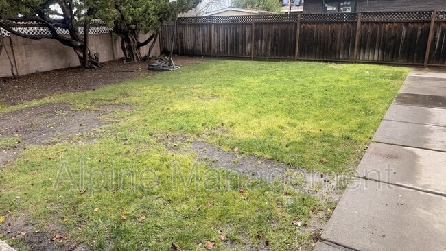 Building Photo - 40983 Pajaro Dr