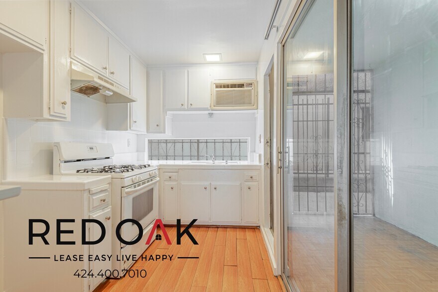 Building Photo - 511 N Kenmore Ave