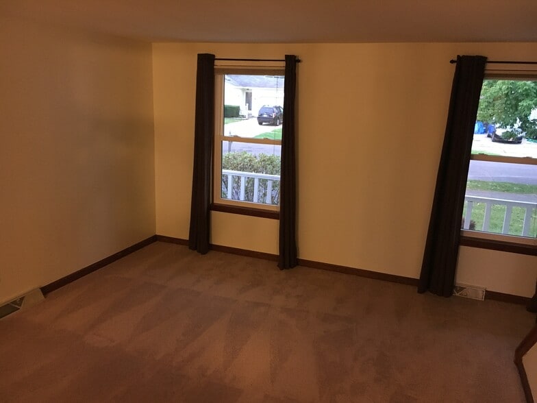 Family Room - 1328 D'Angelo Drive