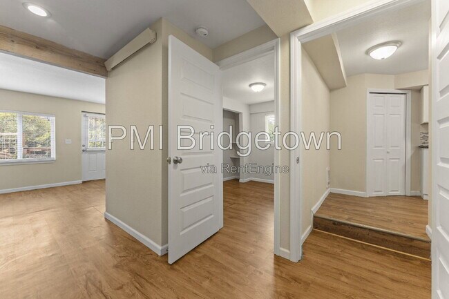 Building Photo - 1115 13th St