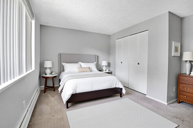 Building Photo - Pine Valley Apartments