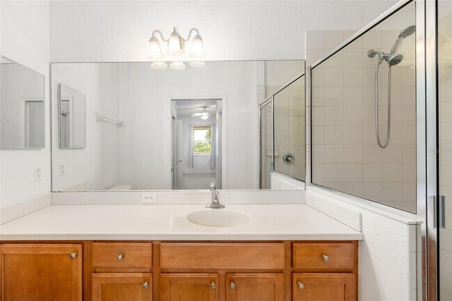 Building Photo - 905 Fairwaycove Ln