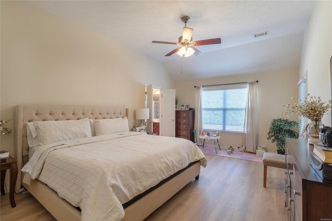 Building Photo - 612 Stoneybrooke Way