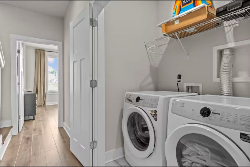 Building Photo - 2115 Isom St