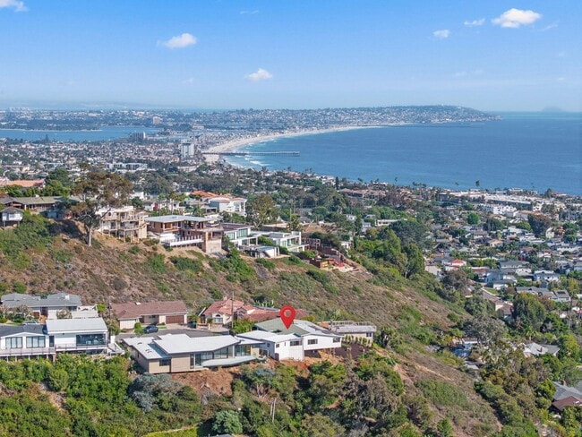 Building Photo - 5995 La Jolla Corona Dr