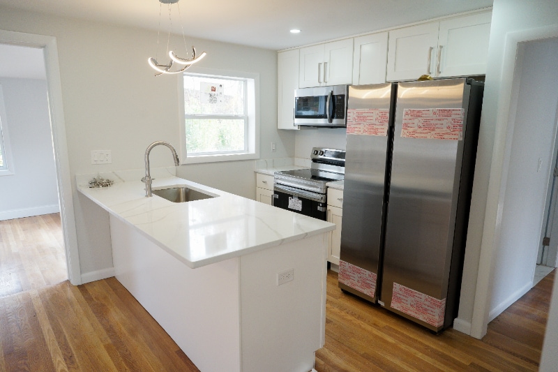 Building Photo - 8 Sussex Ln