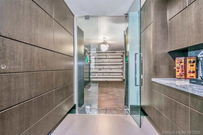 Building Photo - 2612 Key Largo Ln