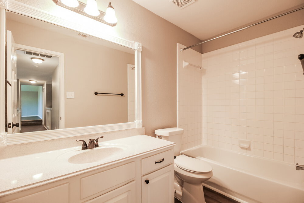 Building Photo - 1483 Applewood Dr