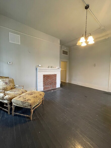 Building Photo - 413 Orange St