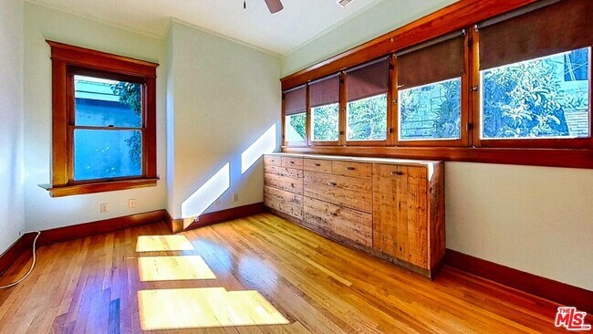 Building Photo - 216 Mt Washington Dr