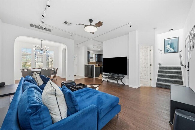 Building Photo - 1817 Carlson Dr