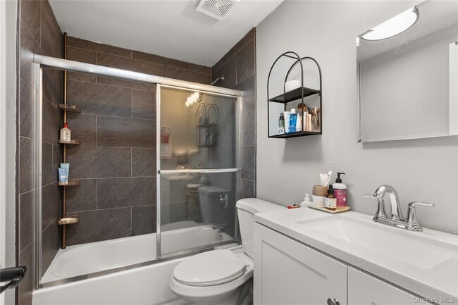 Building Photo - 87 Birchwood Rd