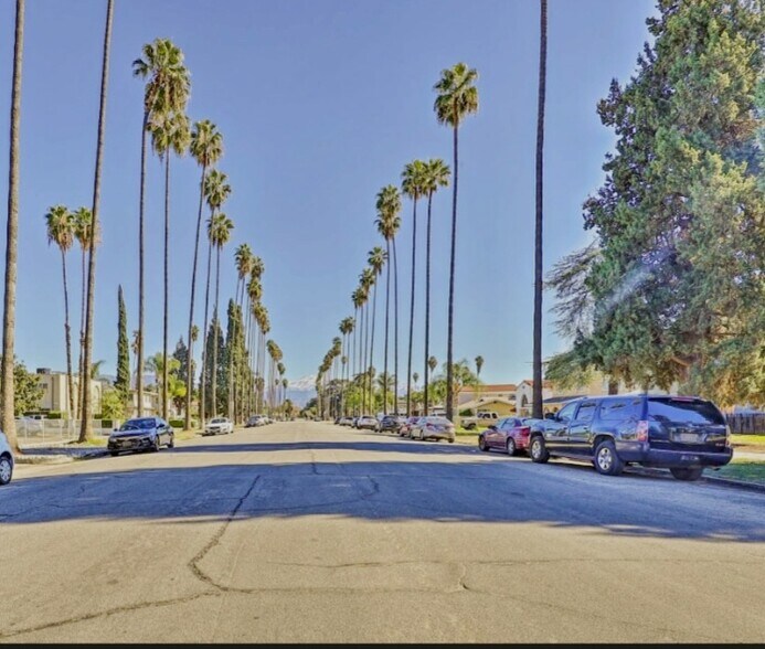 Building Photo - 487 W 18th St