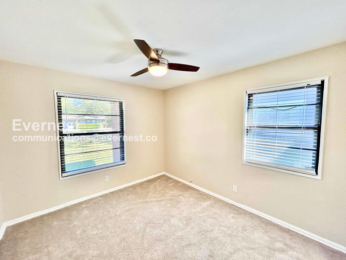 Building Photo - 5408 Waltham Ave