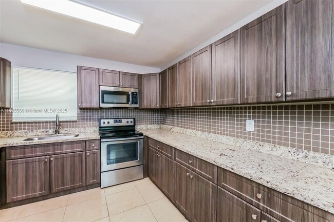 Building Photo - 221 N 65th Way