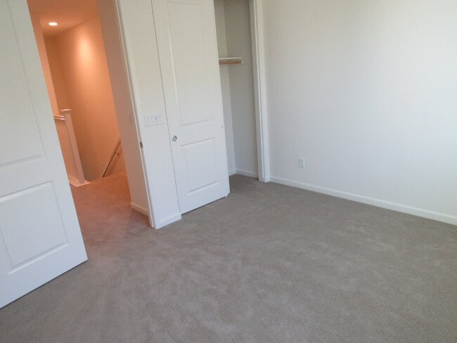 Building Photo - Stunning 3 Bed/3.5 Bath Townhome Walking Distance to BART