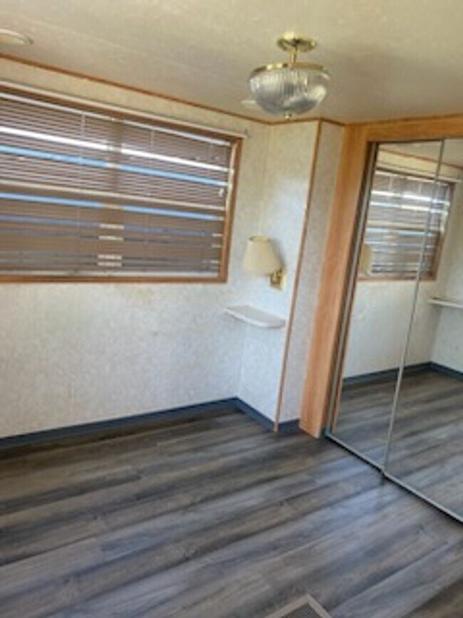 Building Photo - 1 br, 1 bath House - 7037 Hwy 262 E. #115