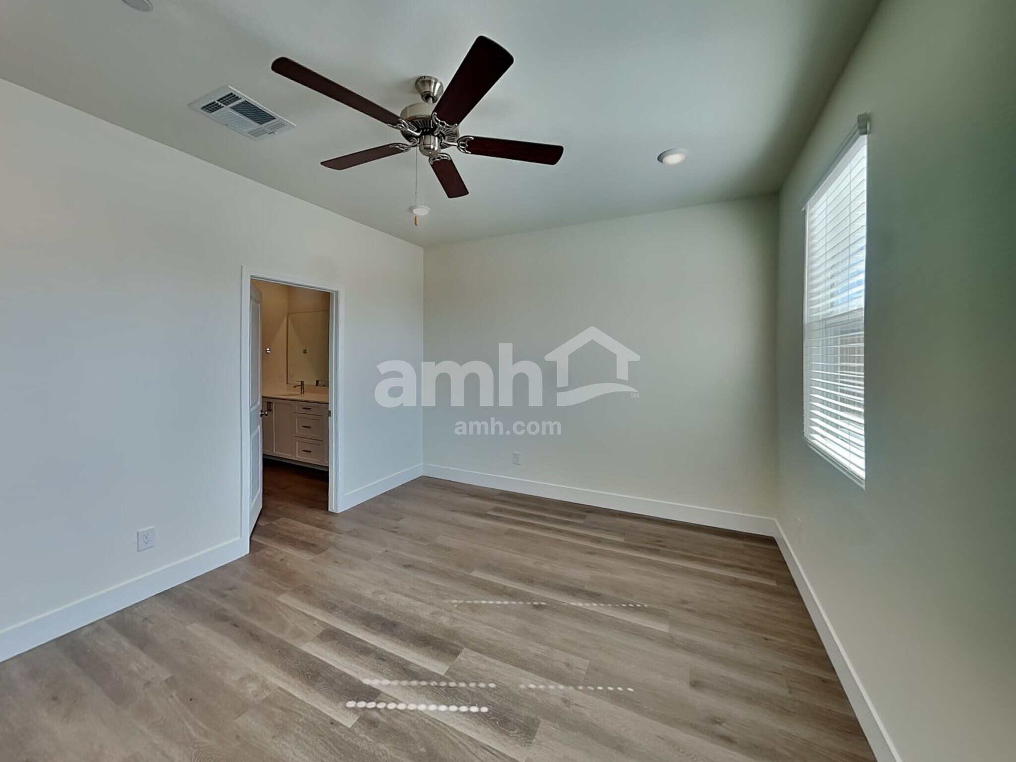 Building Photo - 493 Silverbell Fls Pl