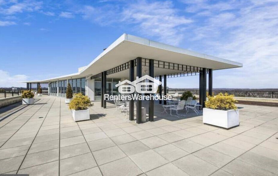 Building Photo - 10500 Rockville Pike