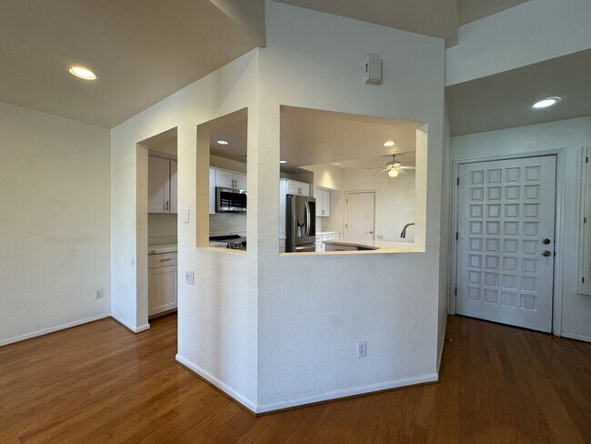 Building Photo - LUXURY LAKEFRONT GAINEY RANCH TOWNHOME WITH GOLF COURSE VIEWS – RESORT STYLE SCOTTSDALE LIVING!