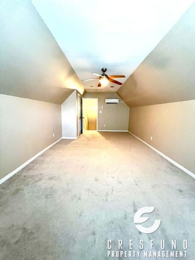 Building Photo - Conveniently Located Close to RALEIGH/RDU/...