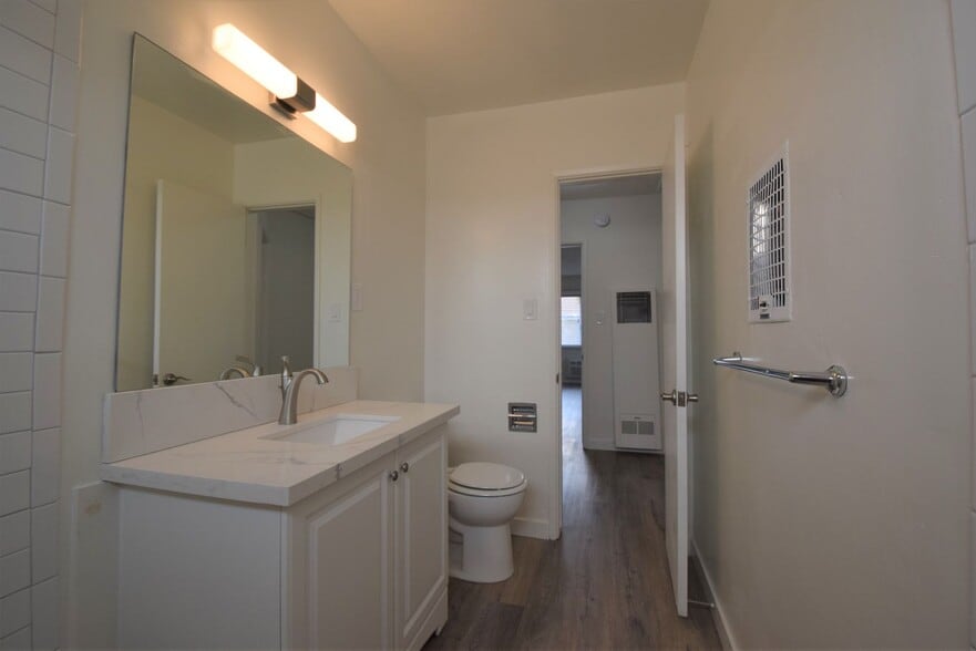 Building Photo - 4920 Laurel Canyon Blvd