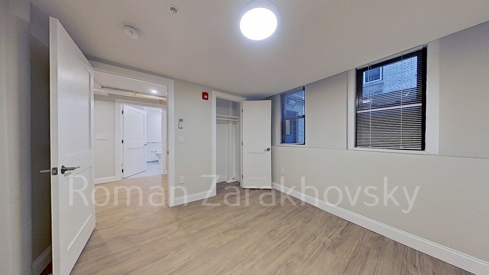 Building Photo - 2 Ayr Rd