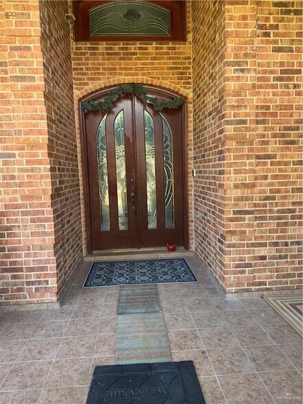 Building Photo - 500 S Woodland Dr