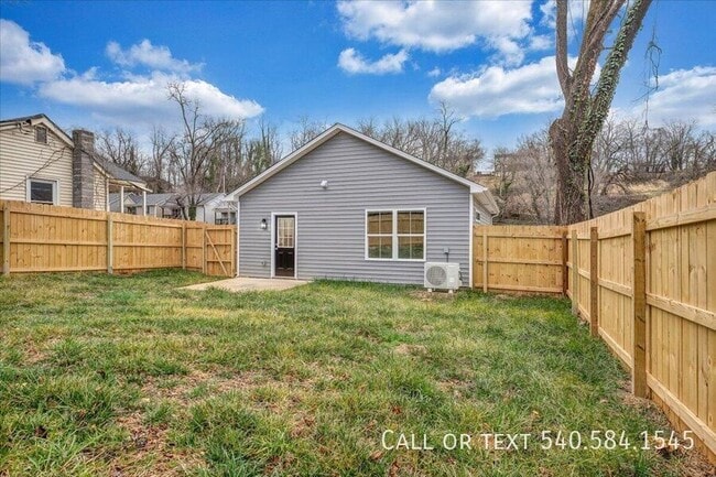 Building Photo - 1424 Varnell Ave NE