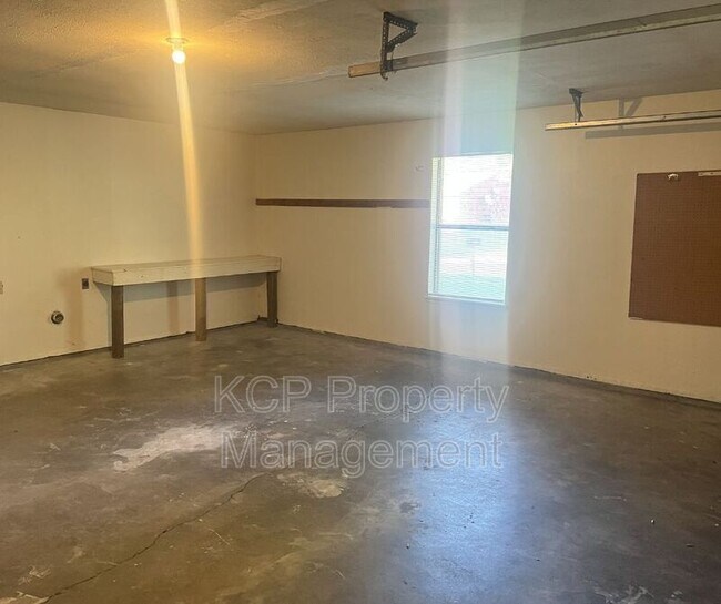 Building Photo - 8516 S 35th Terrace