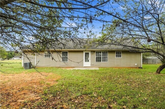 Building Photo - 28 Autumn Ridge Dr