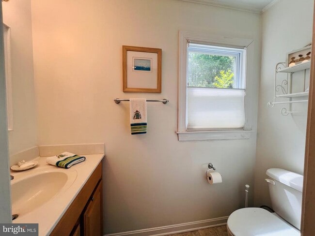 Building Photo - 3214 Riverview Dr