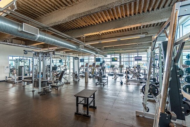 Building Photo - 150 E Robinson St