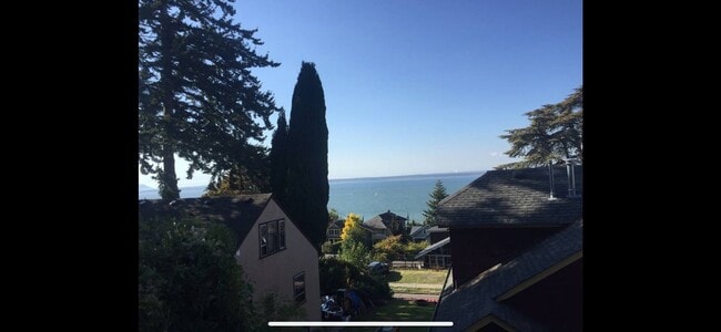 Building Photo - Bay-View 1Bed/1Bath Duplex Near WWU