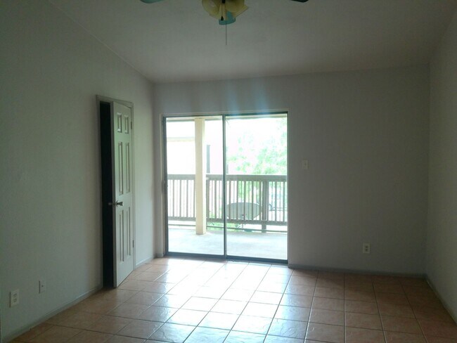 Building Photo - 2309 Capitan Dr