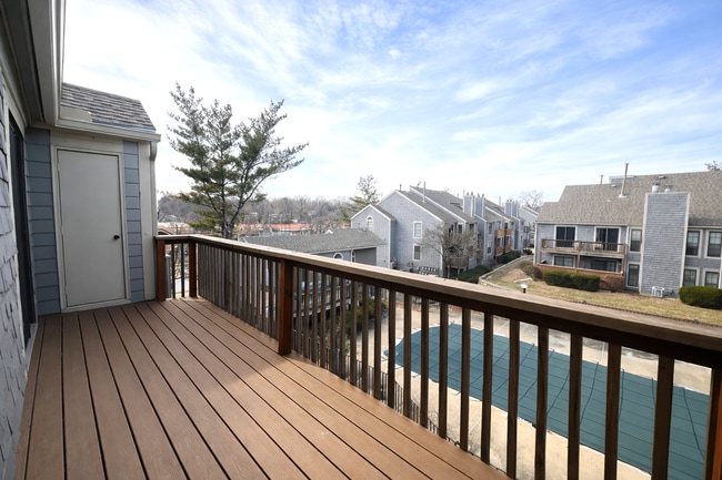 Building Photo - SEE IT NOW: Charming Shawnee Unit with Spacious Living & Modern Kitchen!