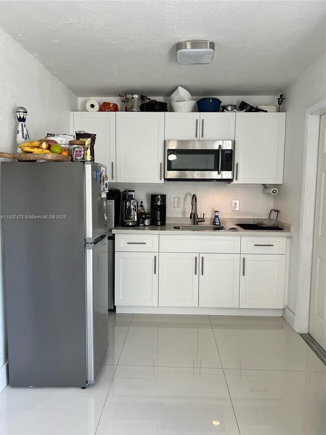 Building Photo - 15530 SW 68th Terrace