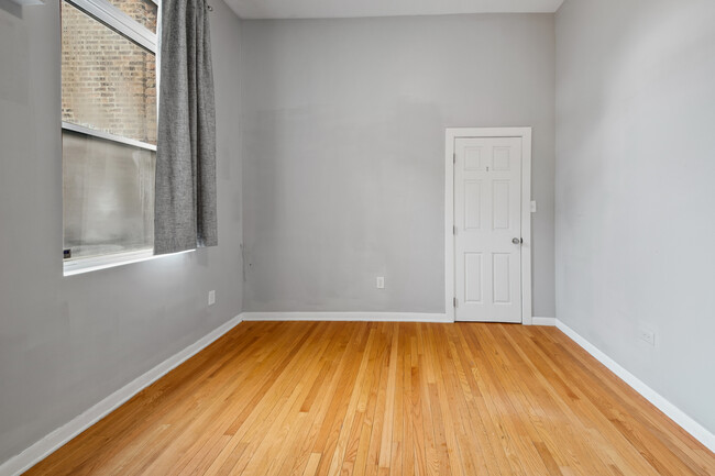 Building Photo - 1282 N Milwaukee Ave