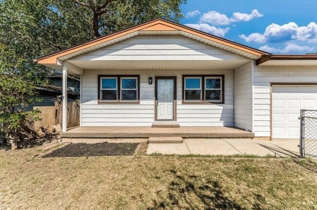 Primary Photo - 2920 W Hadden St