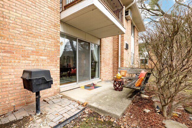 Building Photo - 1209 Island Dr