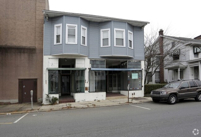 Primary Photo - 198/200 1-5 1st street