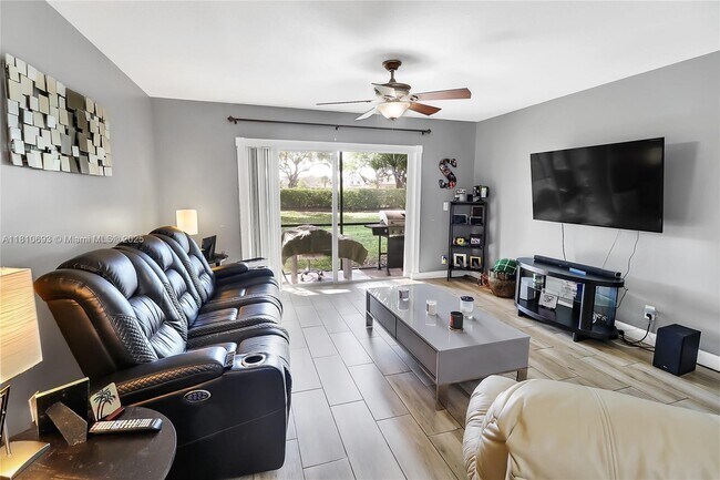 Building Photo - 9891 Riverside Dr