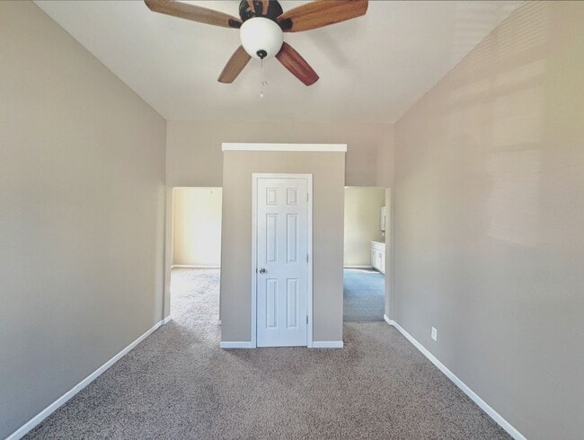 Building Photo - One Bedroom House Close to Campus!!