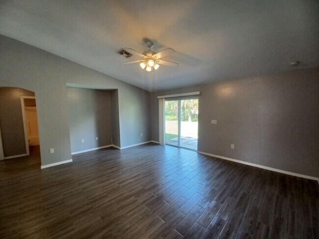 Building Photo - 2720 Soaring Hawk Dr