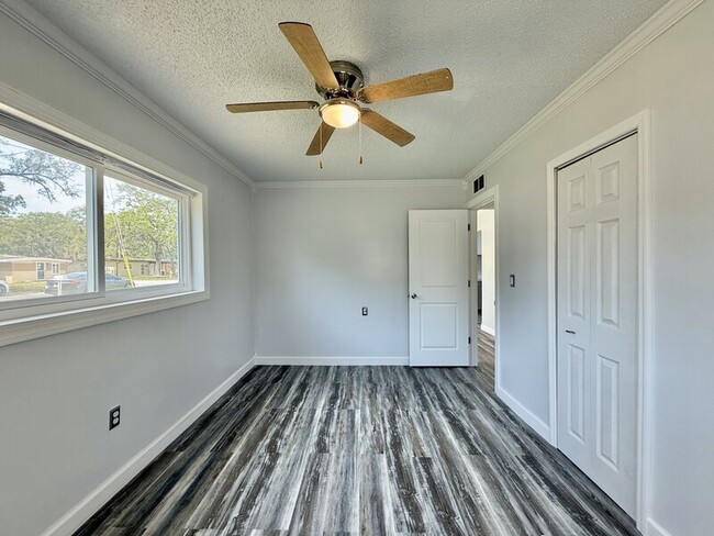 Building Photo - 5045 Osprey Ln