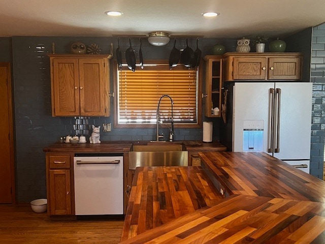 Kitchen - 12505 S Center Ln